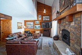 Deck with Views, Gas Grill, Renovated Luxurious Townhome on Burgess Creek